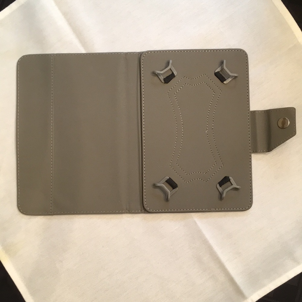 NWOT Tablet Cover Purple Butterfly - Picture 3 of 6